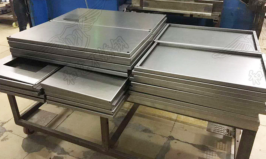鈑金覆蓋件加工定制(二 ) 鈑金覆蓋件加工定制(二 )